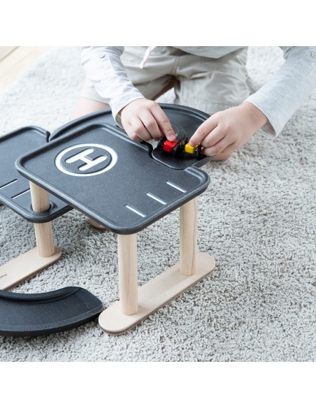 Race N Play Parking Garage - Plan Toys