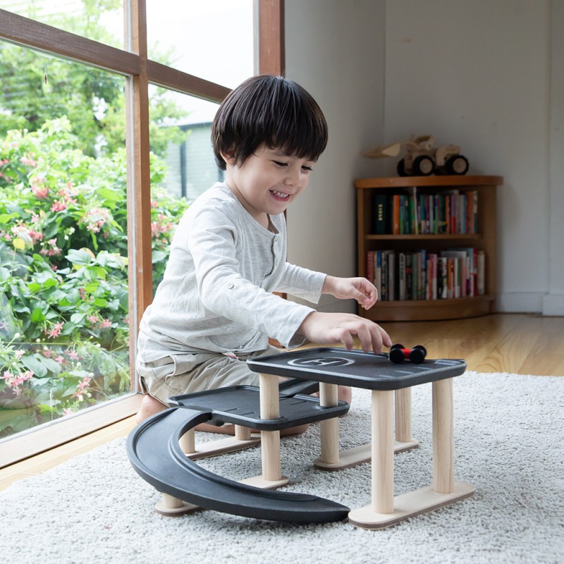 Race N Play Parking Garage - Plan Toys